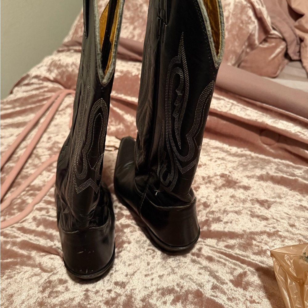 vintage Nocona Boots likely dating from the 1980s or 1990s. Size 6